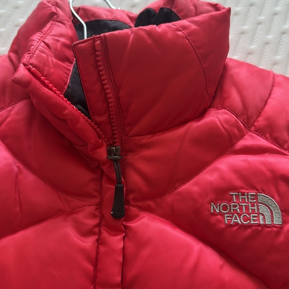 The North Face 550 Puffer Vest - Picture 4 of 6